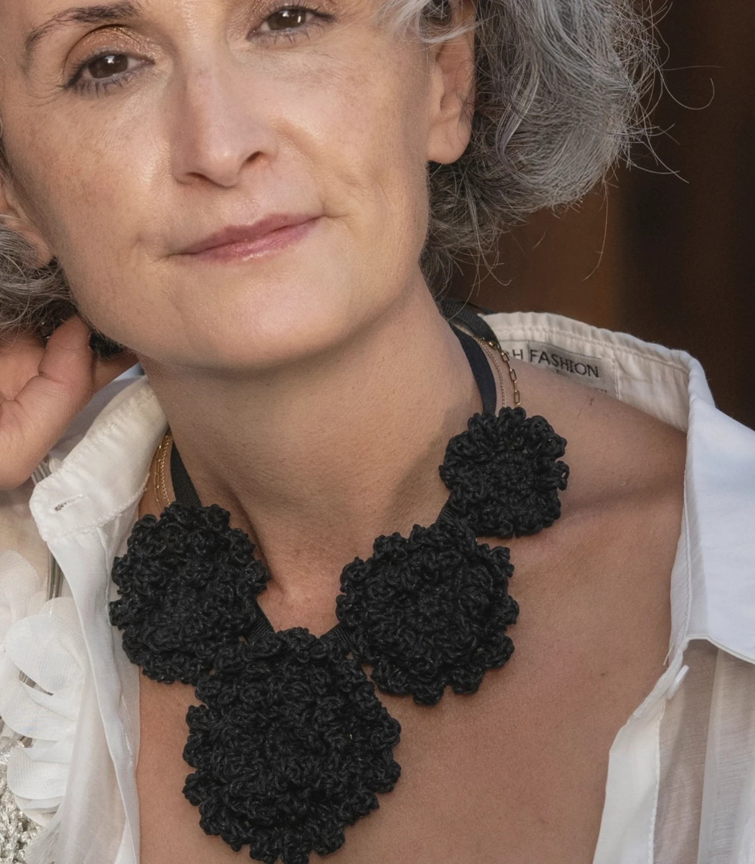 Naszyjnik z Czarnych Kwiatów